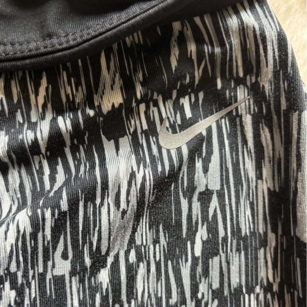 Nike Leggings Size M Black and White Dri-FIT
